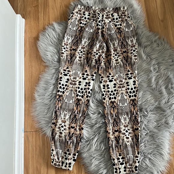 Bebe Animal Print Joggers - Picture 4 of 4